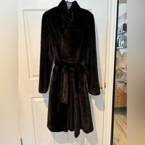 BLACKGLAMA Mink Fur Coat - Picture 3 of 16